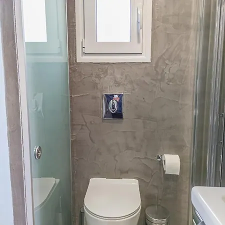 Apartment Comfy With Small Private Pool, Fiber Internet And Private Parking