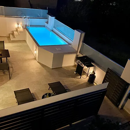 Apartment Comfy With Small Private Pool, Fiber Internet And Private Parking *