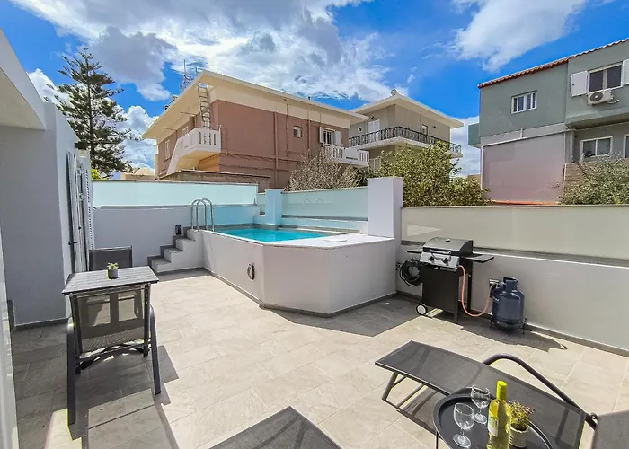 Comfy With Small Private Pool, Fiber Internet And Private Parking Chania (Crete)