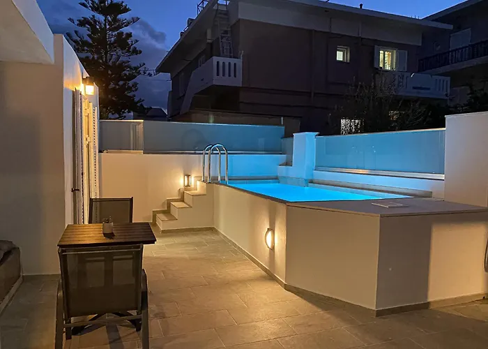 Comfy With Small Private Pool, Fiber Internet And Private Parking Apartment Chania (Crete)