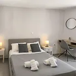 Comfy With Small Private Pool, Fiber Internet And Private Parking شقة *