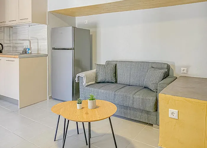 Comfy With Small Private Pool, Fiber Internet And Private Parking アパート ハニア